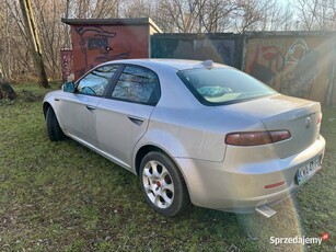 Alfa 159 1.9 8V czerwony środek, duże radio, kamera cofania