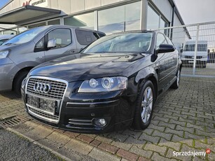 Audi A3 1.6 benz. automat