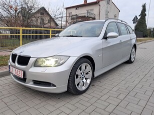 BMW Seria 3 325xi Touring