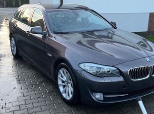 BMW Seria 5 520d xDrive Luxury Line