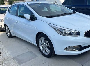 Kia Ceed 1.6 benzyna 135km, Manual, Bezwypadkowy Opłacony Szwajcar