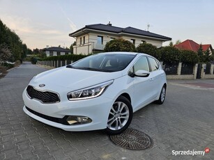 Kia ceed 1.6 full opcja Bezwypadkowy Opłacony Szwajcar