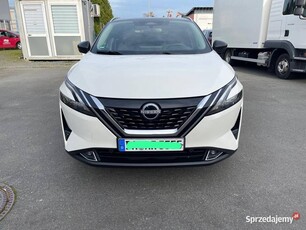 Nissan Qashqai Hibr. Benuzin/E-Power km:33200, Rok:03.2023.Po Gradobicu