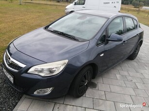 opel astra j 4