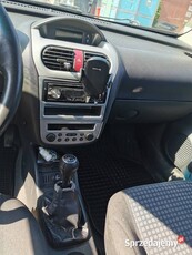 Opel corsa c 2005 rok