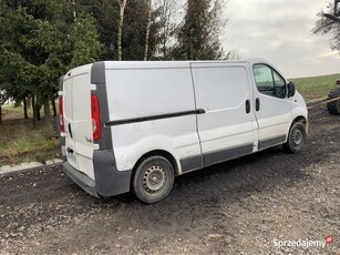 Renault trafic 2.0dci long uszkodzony silnik