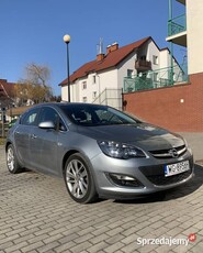 Sprzedam Opel Astra J 1.4T 120KM bardzo zadbany egzemplarz