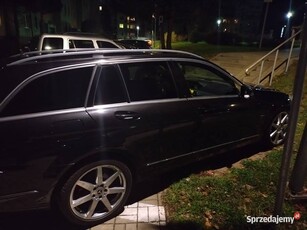 Sprzedam prywatne auto Mercedes S204