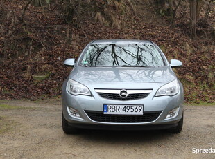 Opel Astra Sports Tourer 2011 1.4 Turbo Benzyna