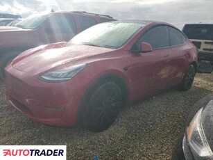 Tesla Model Y benzyna 2021r. (ARCADIA)