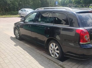 Toyota Avensis II T25 Kombi 2.0 Sol Plus benzyna manual 2007 180 tyś