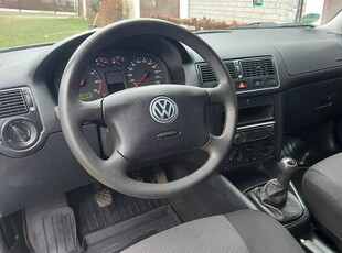 Volkswagen Golf 4 2001r, 1.4 benzyna klima 4x el szyby