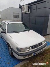 Volkswagen Passat B4 1.8b z gazem