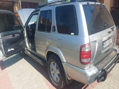 Nissan pathfinder 2002r 3.5v6 240km