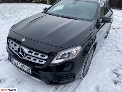 Mercedes GLA 2.0 benzyna 211 KM 2018r. (suwałki)