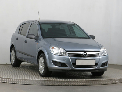 Opel Astra 2010 1.6 16V 153485km ABS klimatyzacja manualna