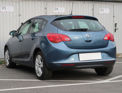 Opel Astra 2013 1.6 16V 153080km ABS klimatyzacja manualna