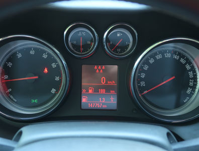 Opel Zafira 2016 1.4 Turbo 147758km Cosmo