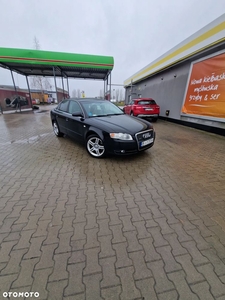 Audi A4 2.0T FSI Quattro Tiptr