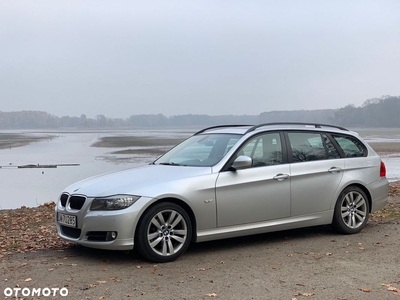 BMW Seria 3 318i Touring