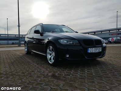 BMW Seria 3 320d xDrive DPF Touring Edition Sport