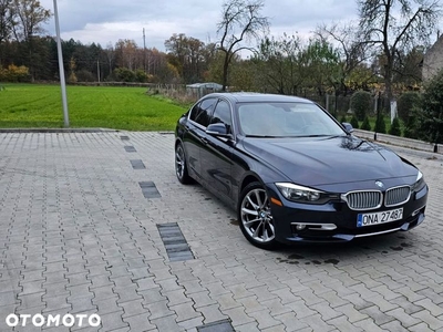 BMW Seria 3 320i xDrive Sport-Aut Modern Line