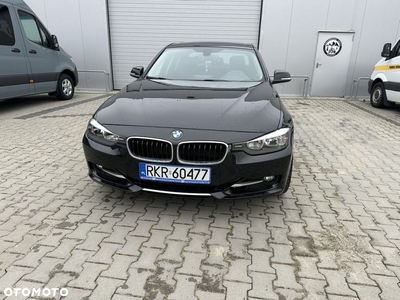 BMW Seria 3 328i xDrive Luxury Line