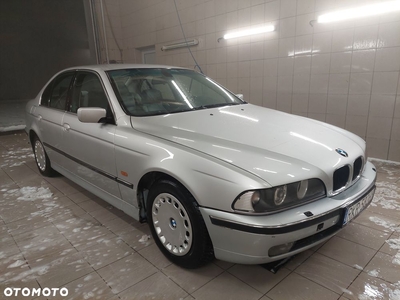 BMW Seria 5 528i