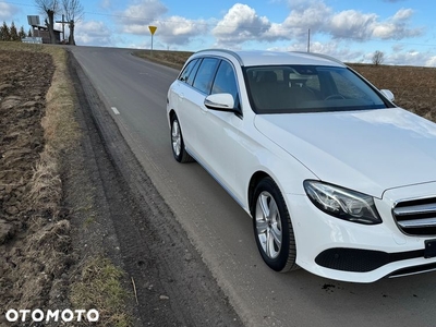 Mercedes-Benz Klasa E 200 d T 9G-TRONIC