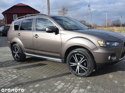 Mitsubishi Outlander 2.0 2WD CVT Invite