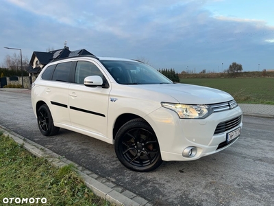 Mitsubishi Outlander PHEV Instyle NAVI +