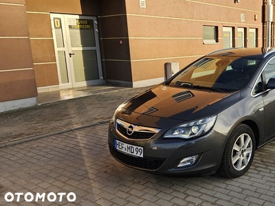 Opel Astra 1.6 Turbo Cosmo