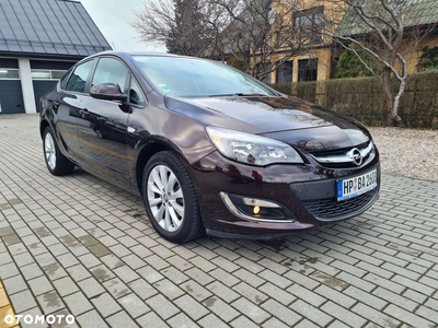 Opel Astra 1.6 Turbo Design Edition
