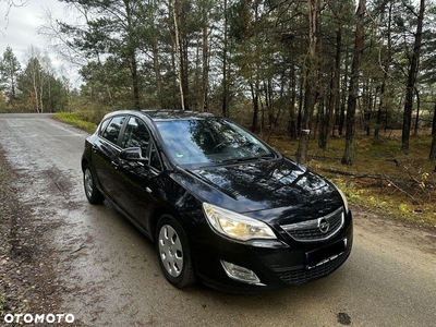 Opel Astra 1.7 CDTI DPF Design Edition