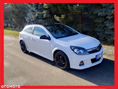 Opel Astra GTC 1.8 Black&White