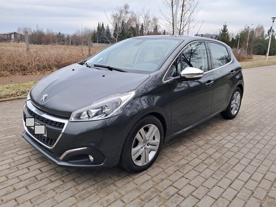 Peugeot 208 I Opel Astra H 1.4 GTC 90 KM rok 2008