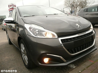 Peugeot 208 PureTech 82 Stop & Start Signature