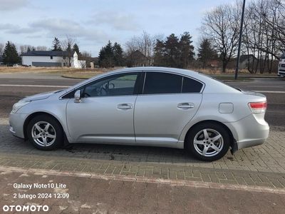 Toyota Avensis 1.6 Luna