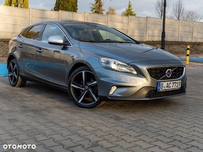 Volvo V40 D2 Drive-E R-Design Momentum