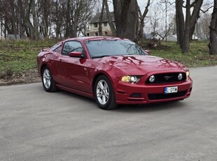 Ford Mustang 2013 3.7 V6, mały przebieg, super stan!