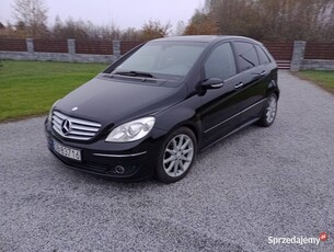 Mercedes Benz B180