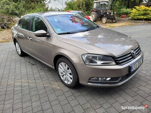 VOLKSWAGEN PASSAT SEDAN BENZYNA