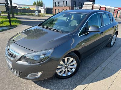 Używane Opel Astra - 22 900 PLN, 220 000 km, 2012