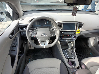 Hyundai Ioniq 2017 Hybrid 23024km Hatchback
