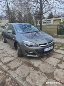 Opel Astra J 2018 z gazem, zadbany