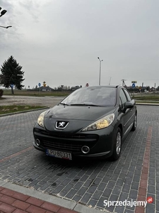 Samochód Peugeot 207 1.6 benzyna hatchback dach panorama