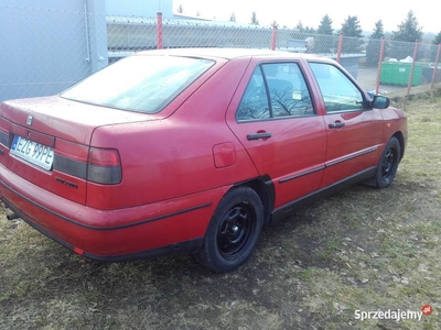 Sprzedam Seat Toledo 1,8 z LPG.