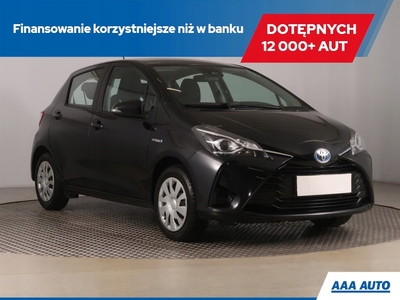 Toyota Yaris III Hatchback 5d Facelifting 2017 1.5 Hybrid 100KM 2019