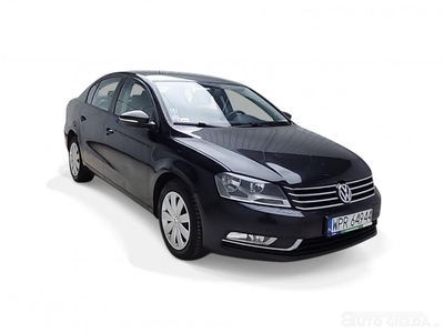 VW PASSAT sedan (limuzyna)