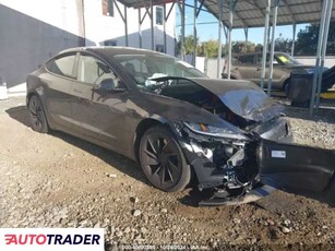 Tesla Model 3 benzyna 2024r. (NEW CASTLE)